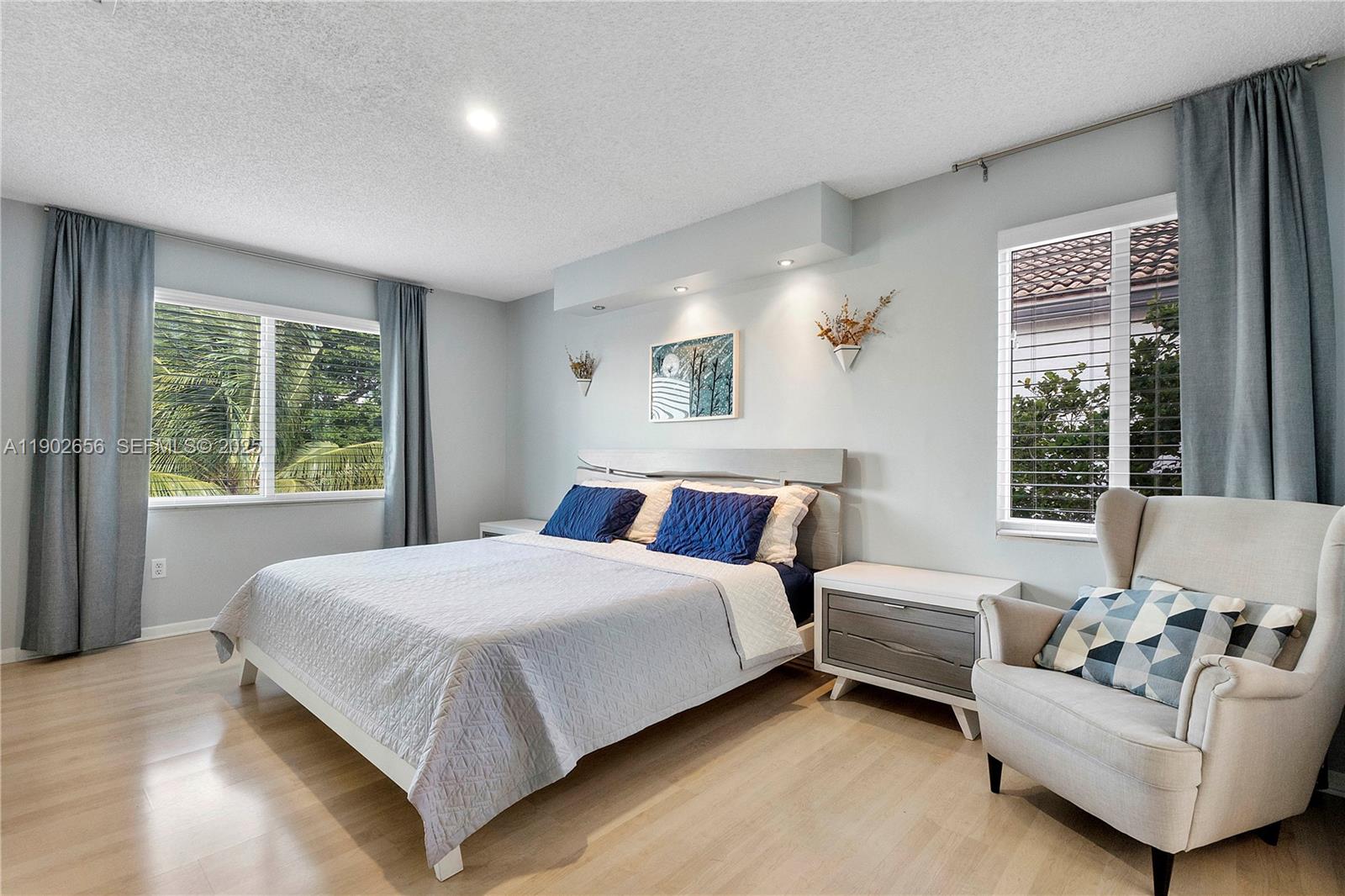 WEST GLEN MANOR - Residential