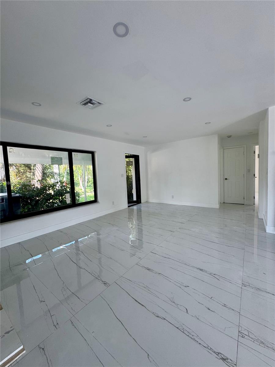 LAKEVIEW HEIGHTS NO 2 - Residential Lease