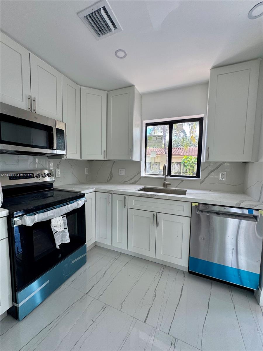 LAKEVIEW HEIGHTS NO 2 - Residential Lease