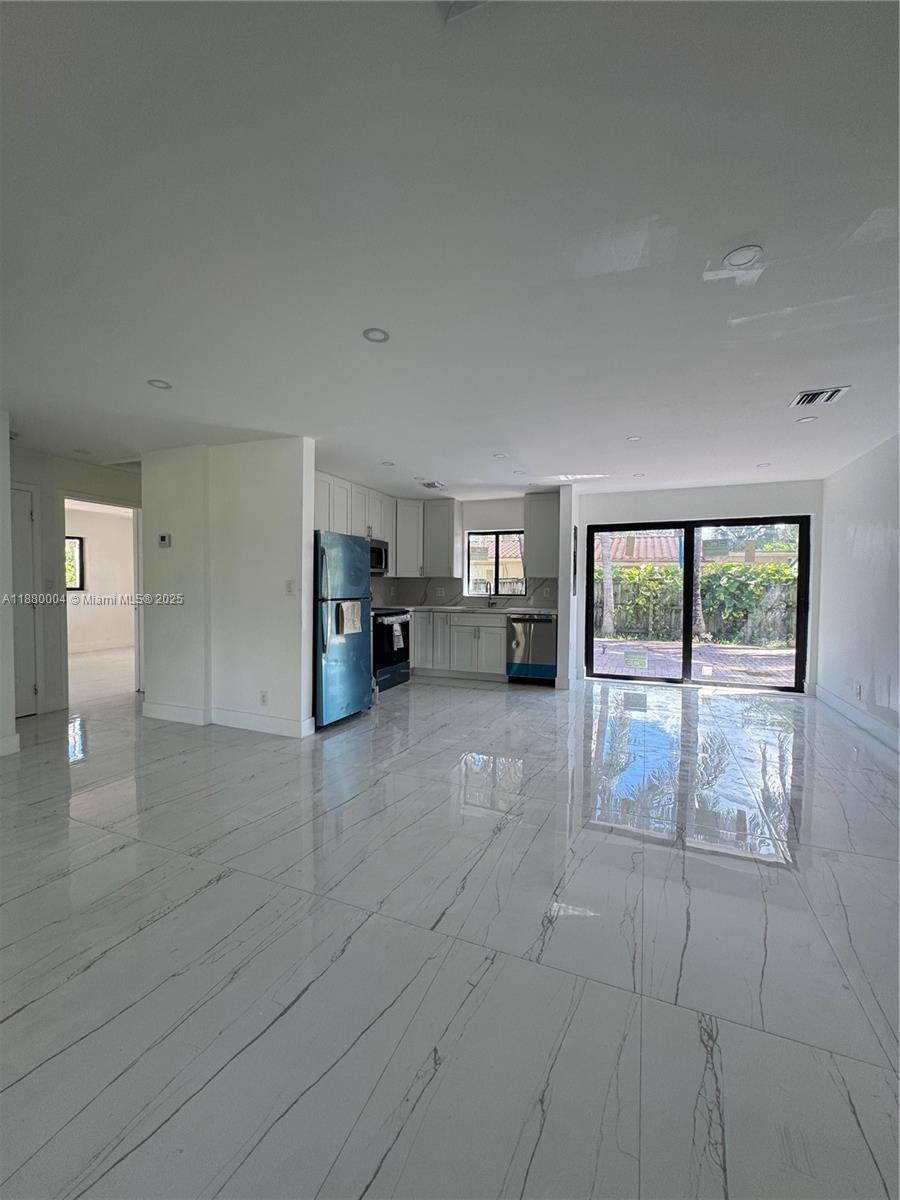 LAKEVIEW HEIGHTS NO 2 - Residential Lease