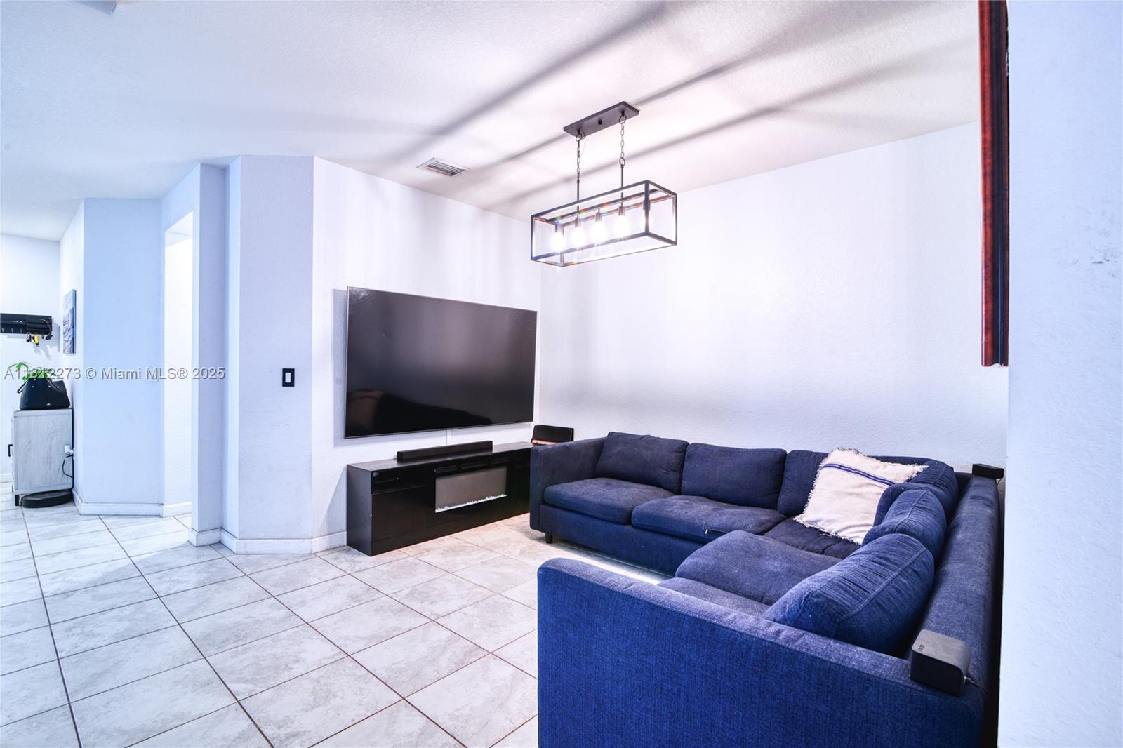 BRETON PARK AT DAVIE - Residential