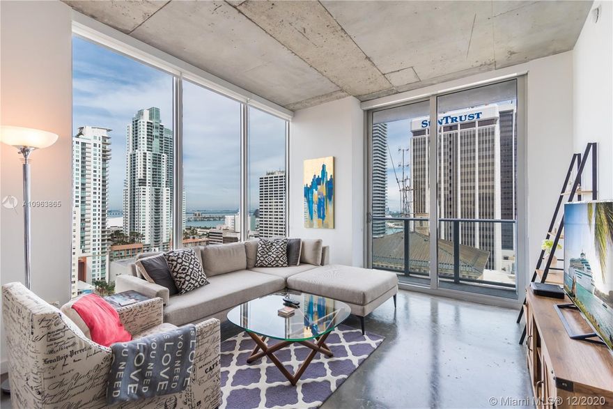 Live in Centro, a great new building in the center of Downtown Miami, close to the shops, restaurants and malls. Rare 02 Line, largest 1 bedroom corner unit in the building with beautiful city views and a lot of natural light throughout the unit. The building offers top amenities such as a rooftop pool, a gym, and a top Management.