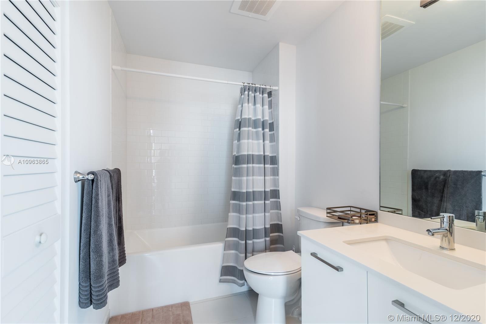 CENTRO CONDO - Residential Lease