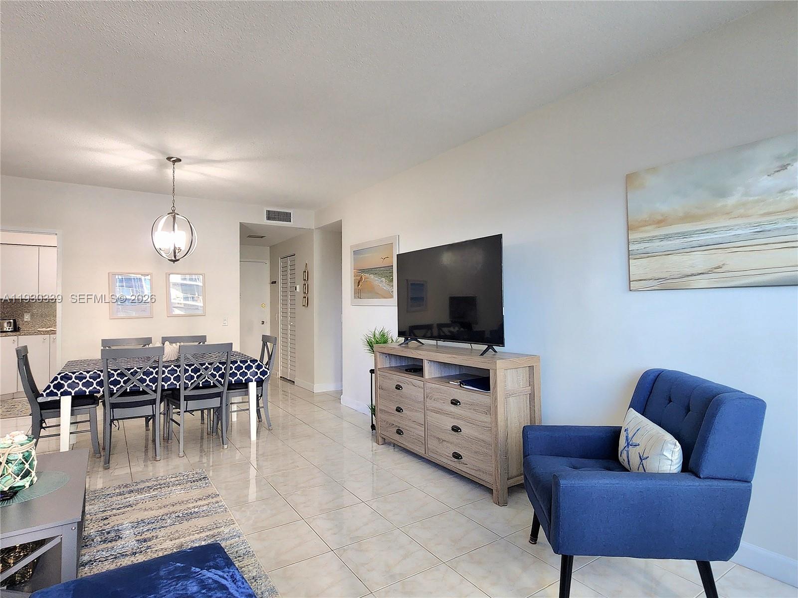 ALEXANDER TOWERS CONDO - Residential