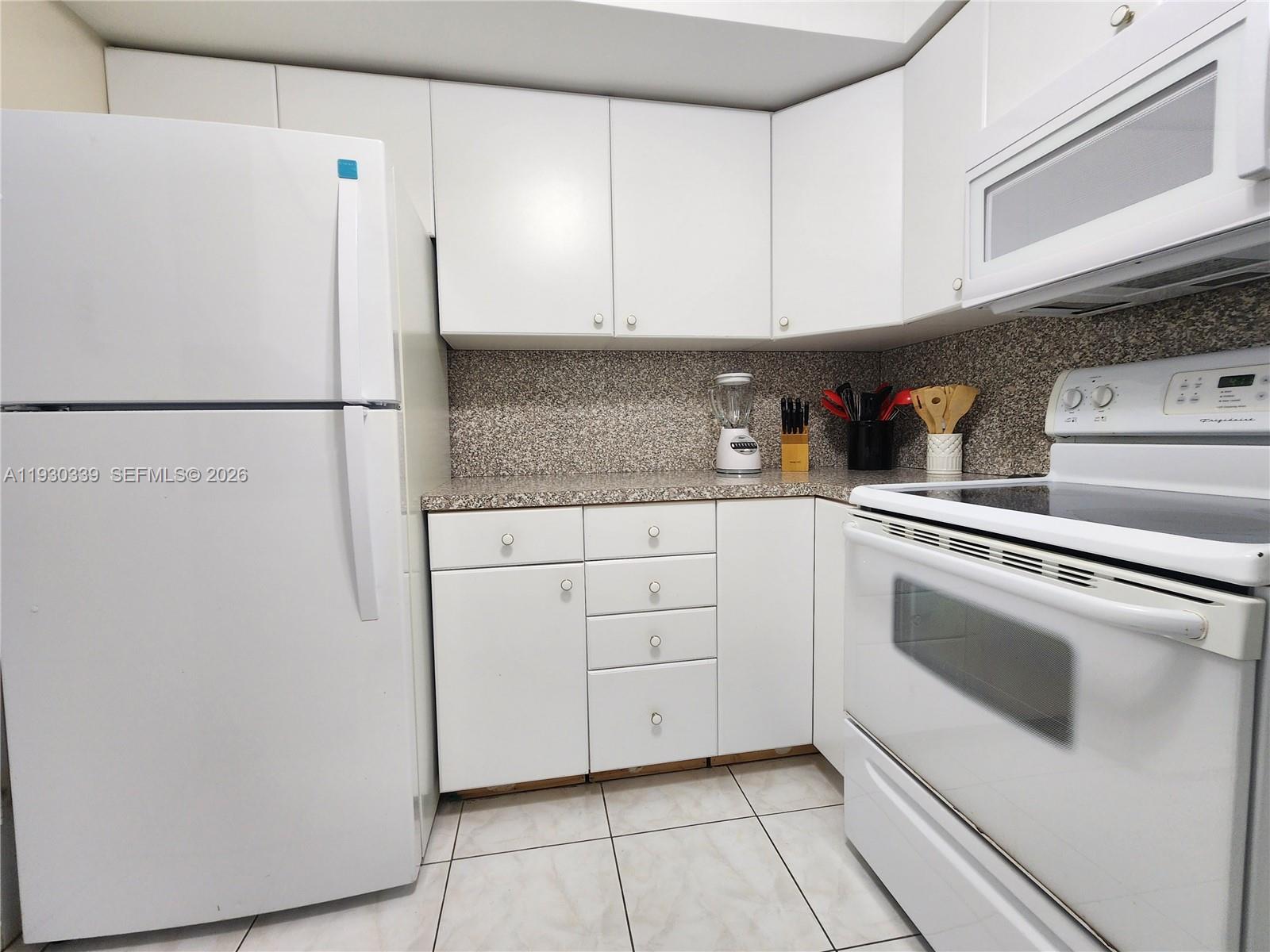 ALEXANDER TOWERS CONDO - Residential