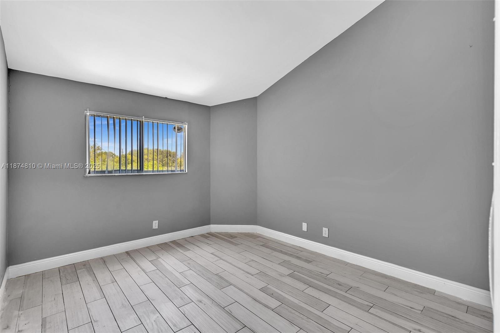 SUMMER LAKE - Residential Lease