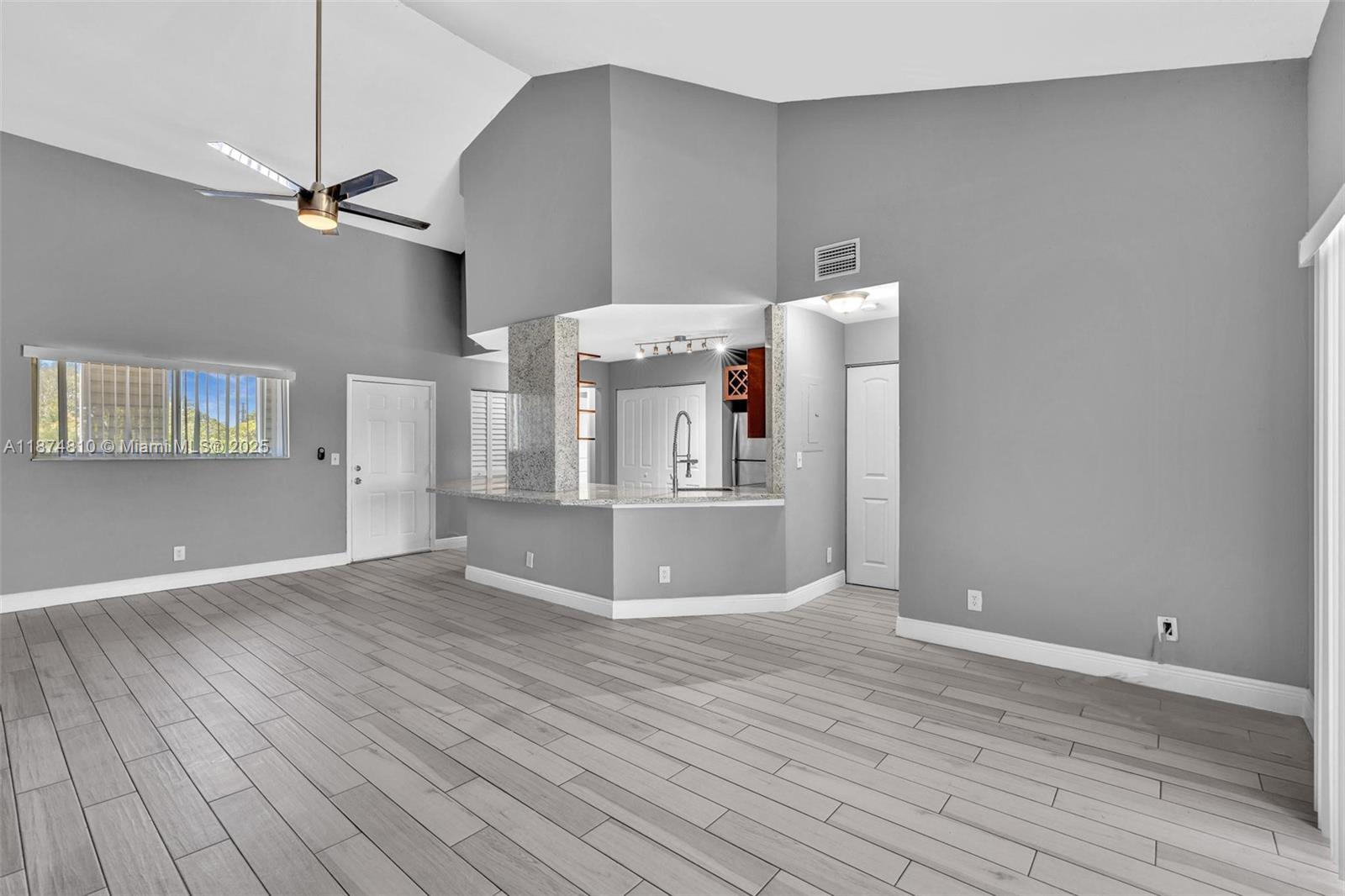 SUMMER LAKE - Residential Lease