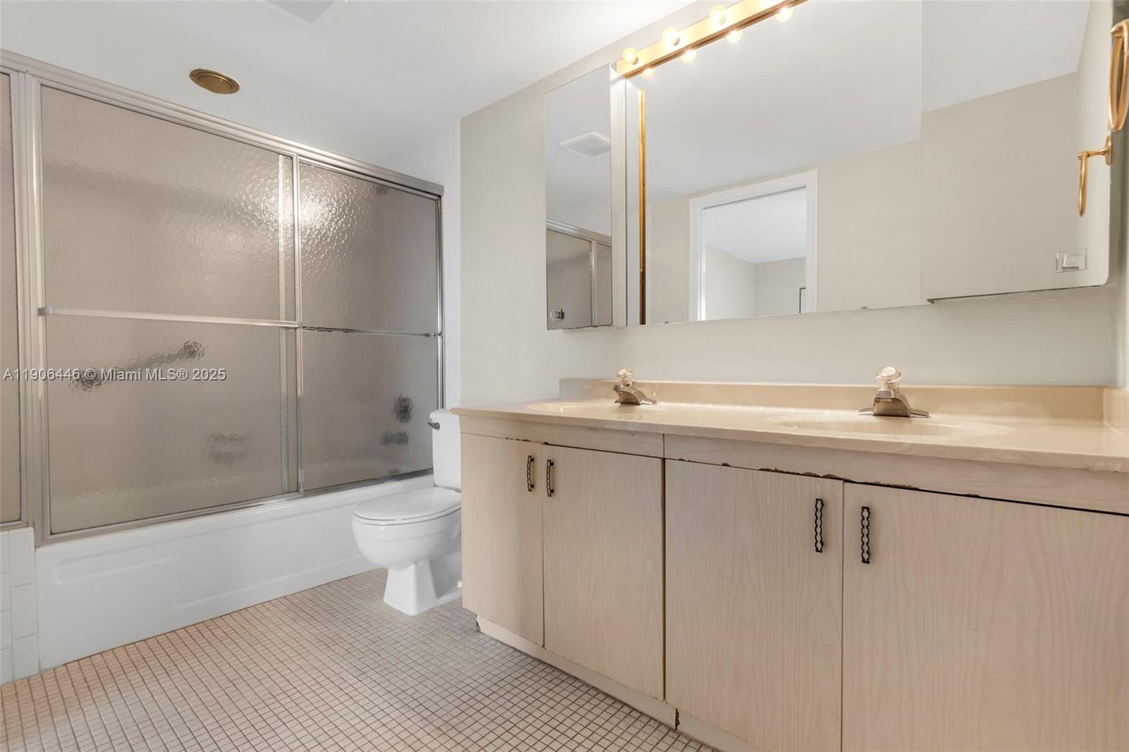 MARTINIQUE VILLAGE II D C - Residential