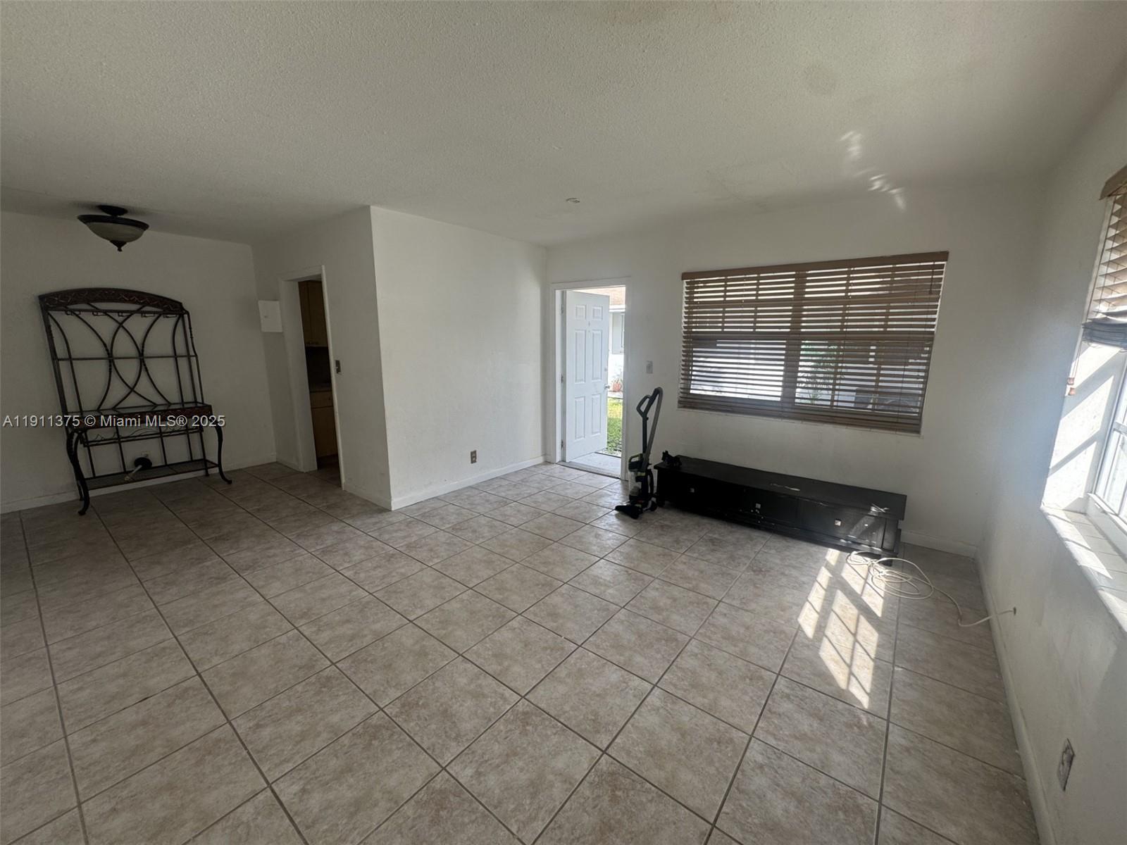 HALLANDALE PARK - Residential Lease