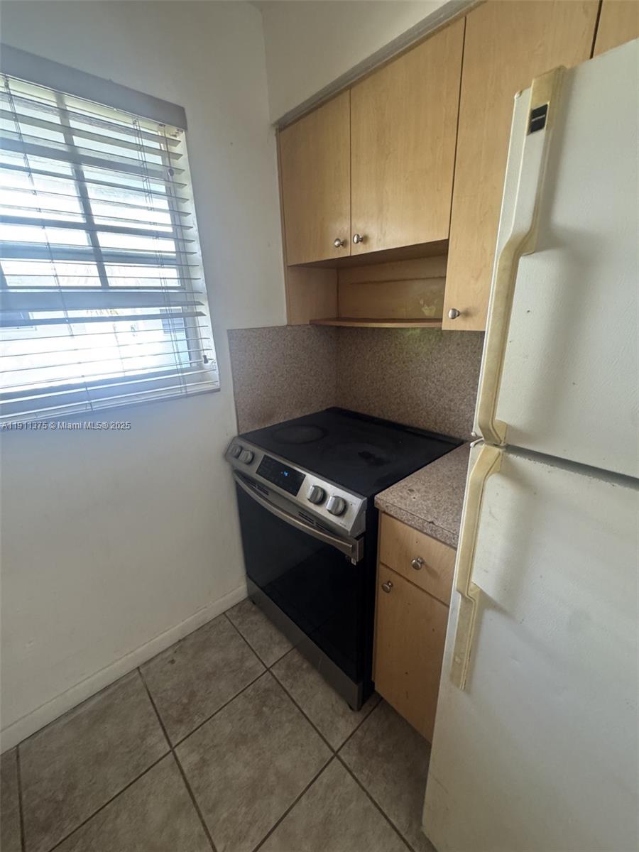 HALLANDALE PARK - Residential Lease