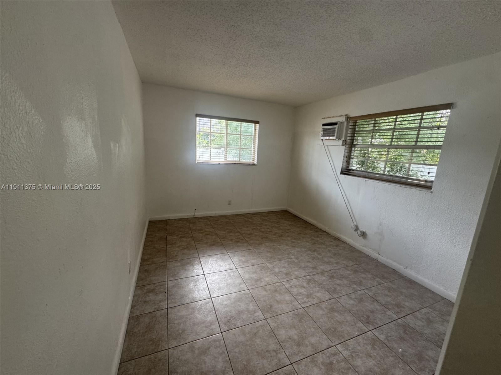 HALLANDALE PARK - Residential Lease