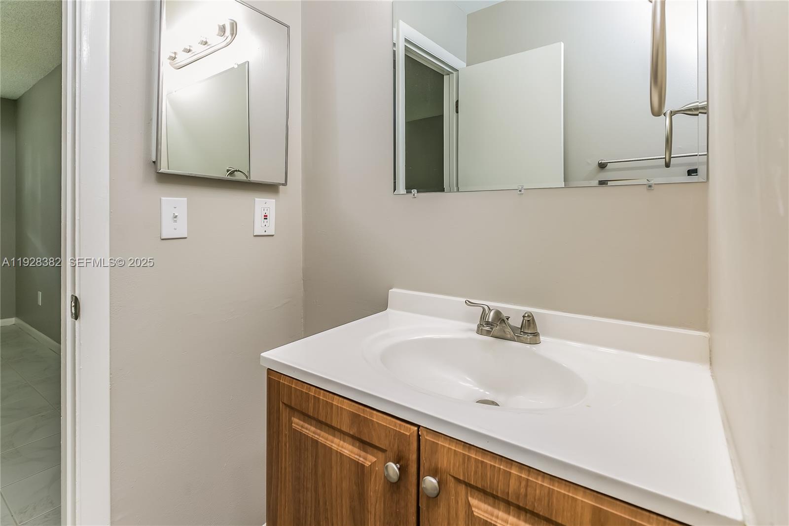 FOREST HILL VILLAGE 11 - Residential Lease