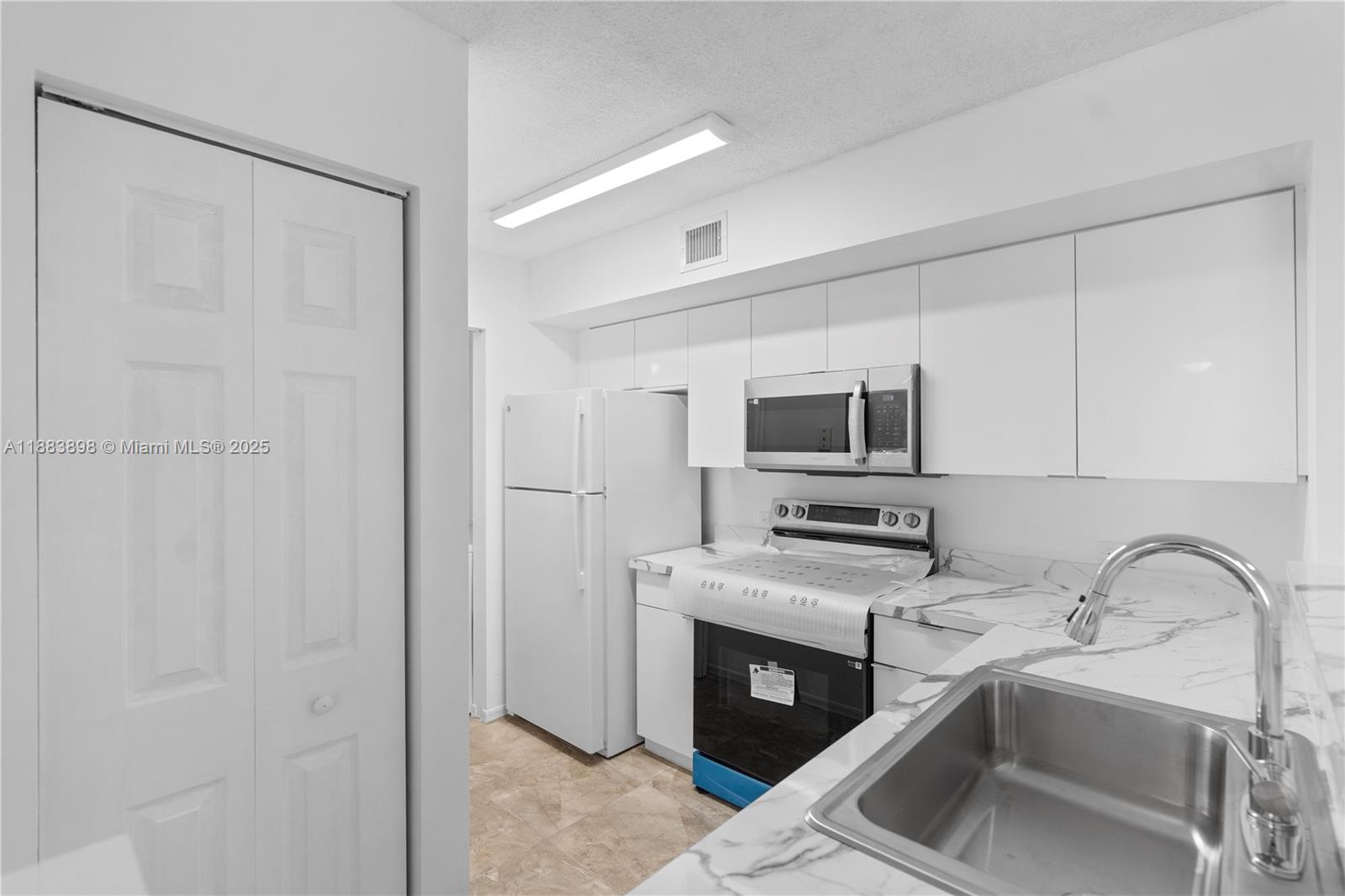DEVONAIRE CONDO AT PEMBRO - Residential Lease