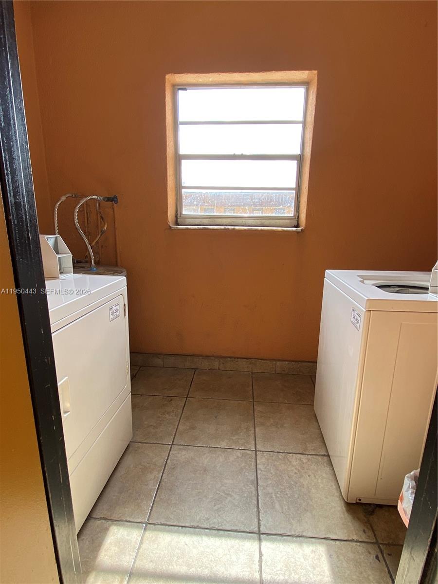 LAGO CONDO - Residential