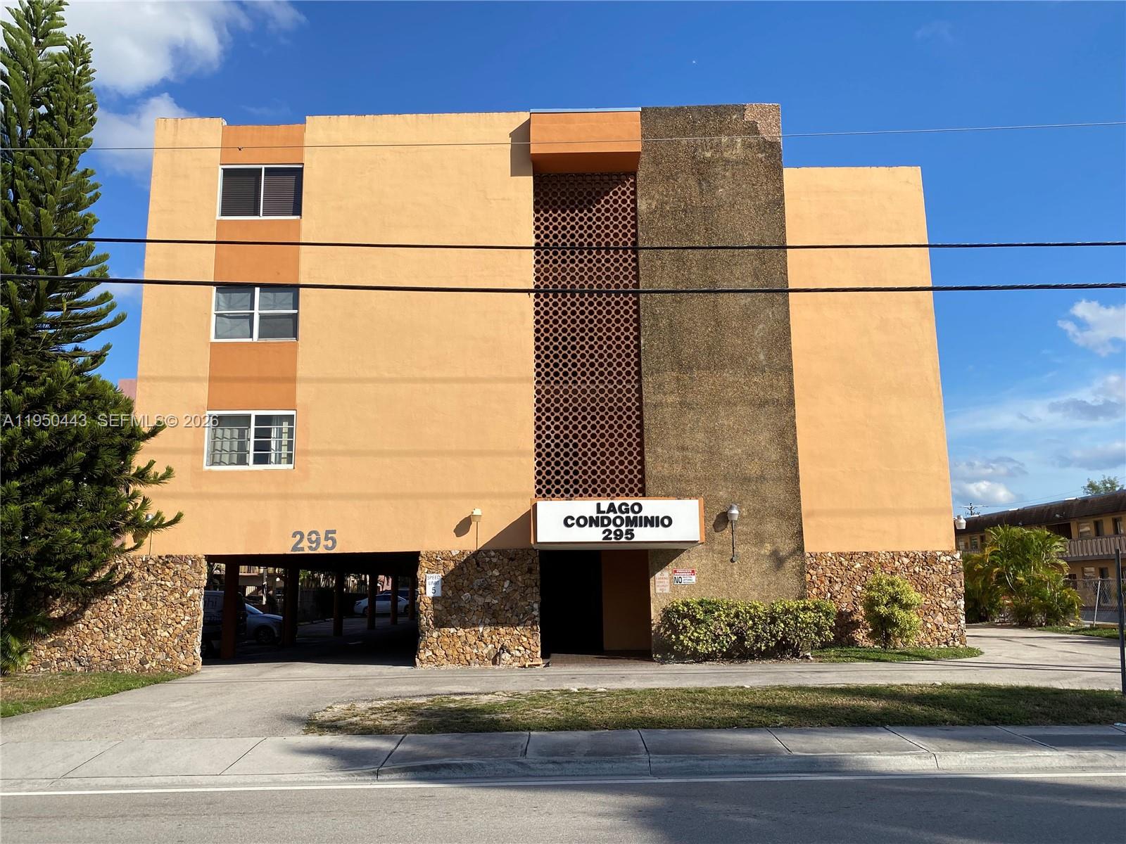 LAGO CONDO - Residential