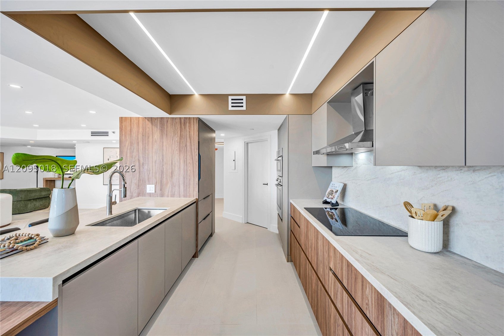 20185 E Country Club Dr. 1904