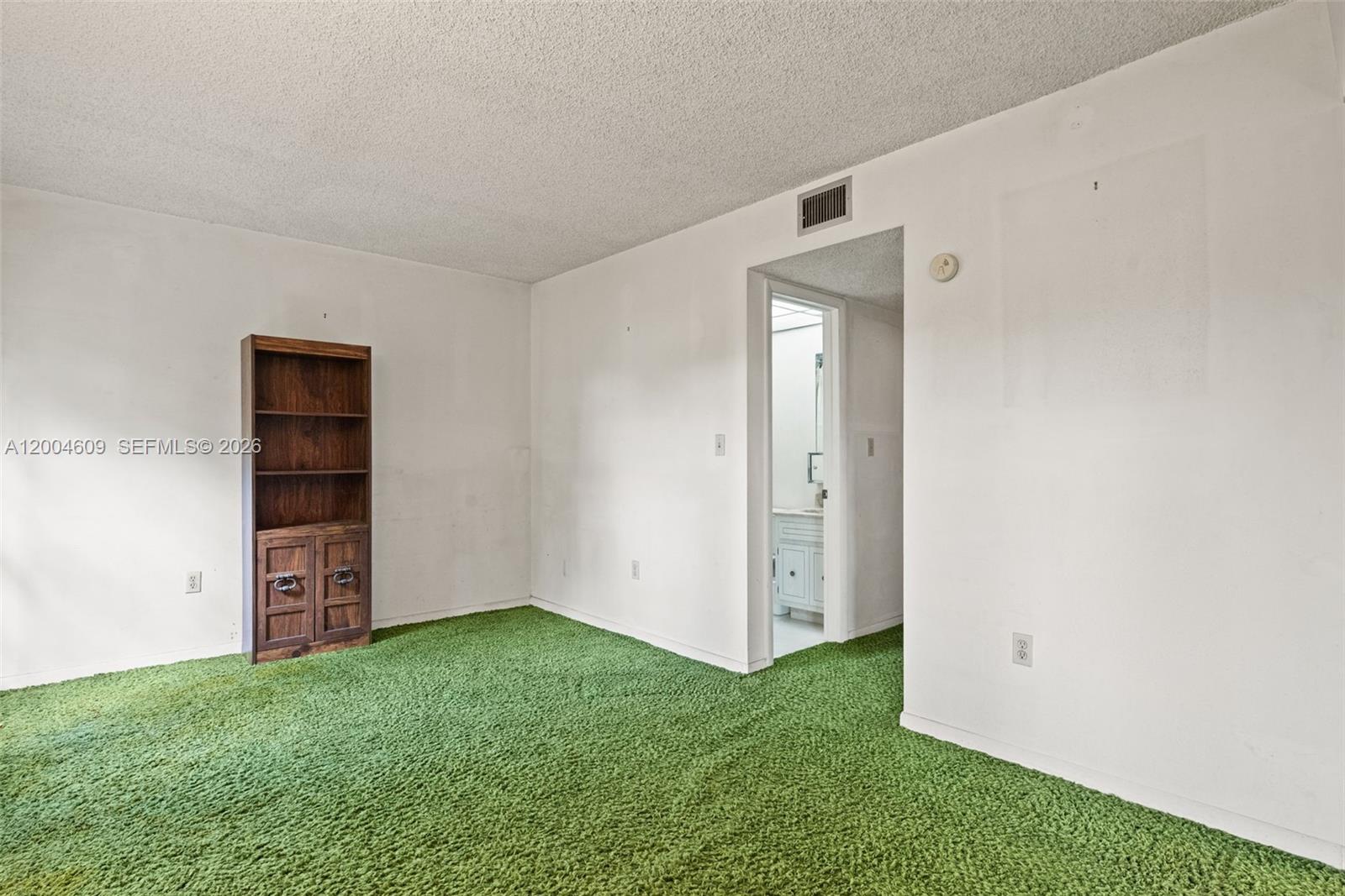 709 Curtiss Parkway Condo - Residential