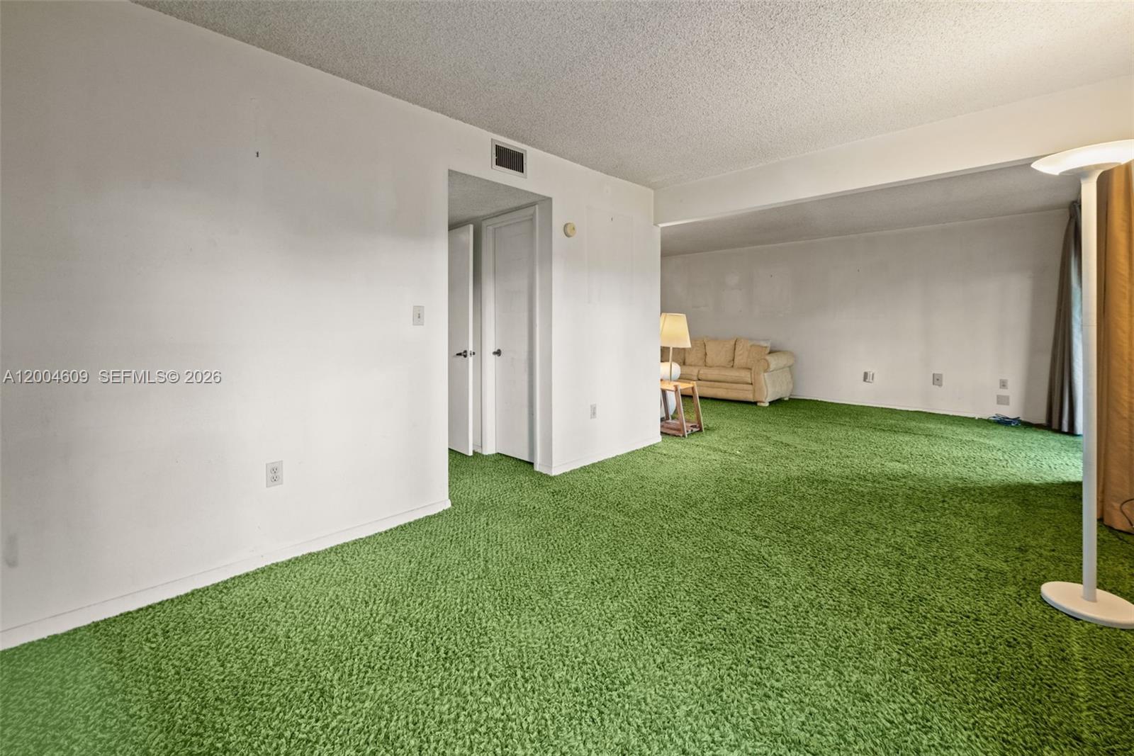 709 Curtiss Parkway Condo - Residential