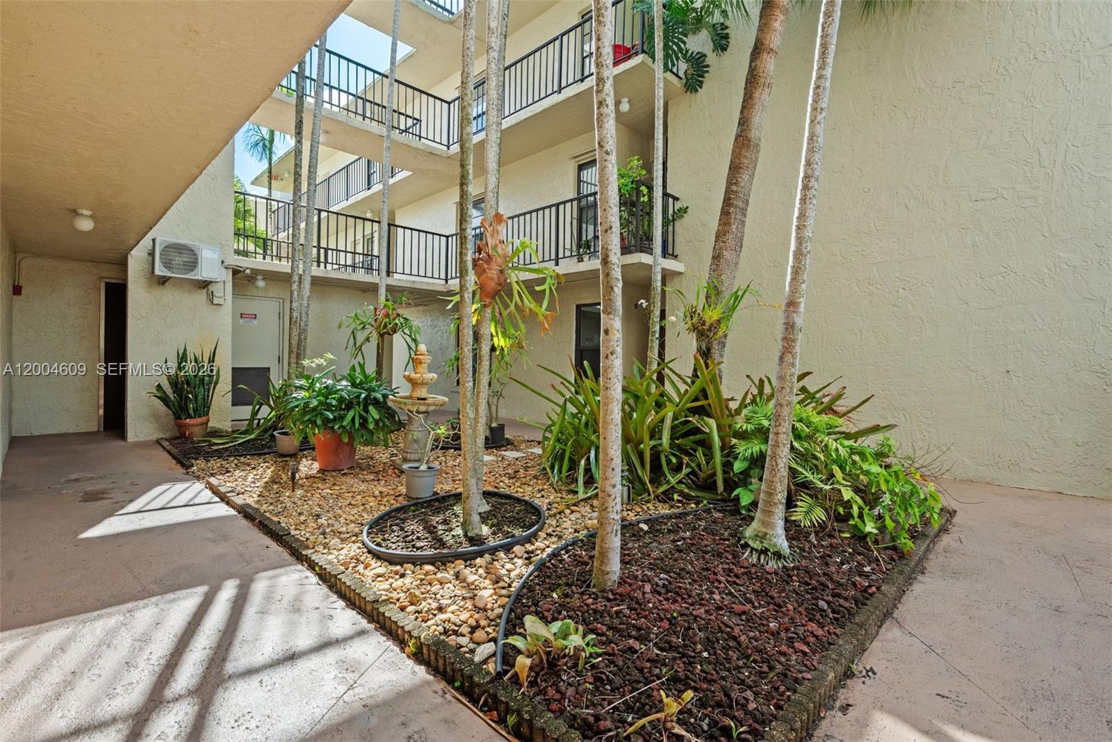 709 Curtiss Parkway Condo - Residential