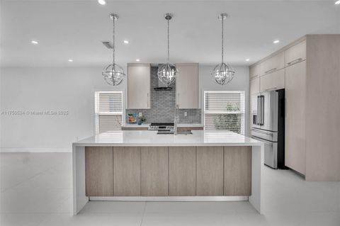 16420 Sapphire St Weston FL 33331