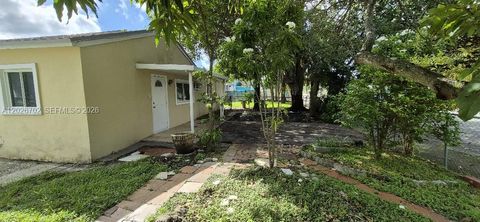 Tiny photo for 610 E 6th Pl, Hialeah, FL 33010 (MLS # A12026702)