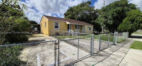 Tiny photo for 610 E 6th Pl, Hialeah, FL 33010 (MLS # A12026702)