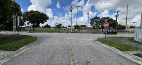 Tiny photo for 610 E 6th Pl, Hialeah, FL 33010 (MLS # A12026702)