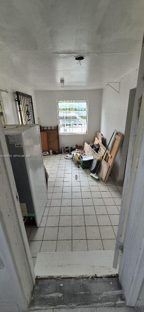 Tiny photo for 610 E 6th Pl, Hialeah, FL 33010 (MLS # A12026702)