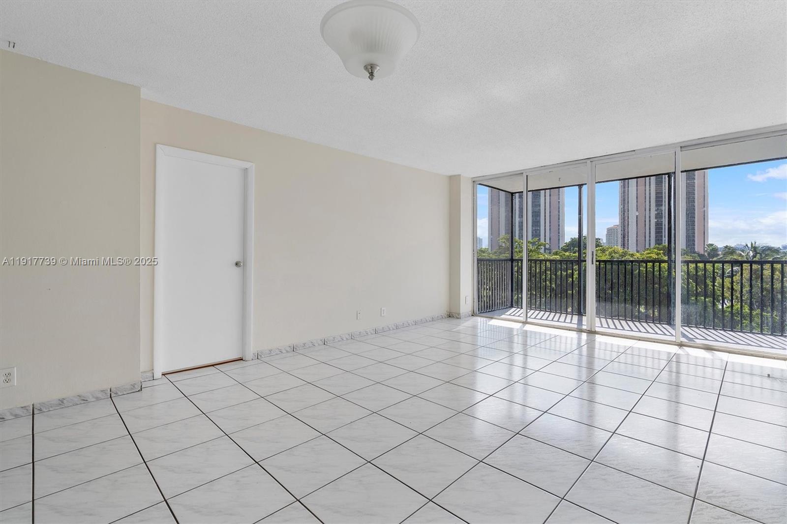 3101 N Country Club Dr 504