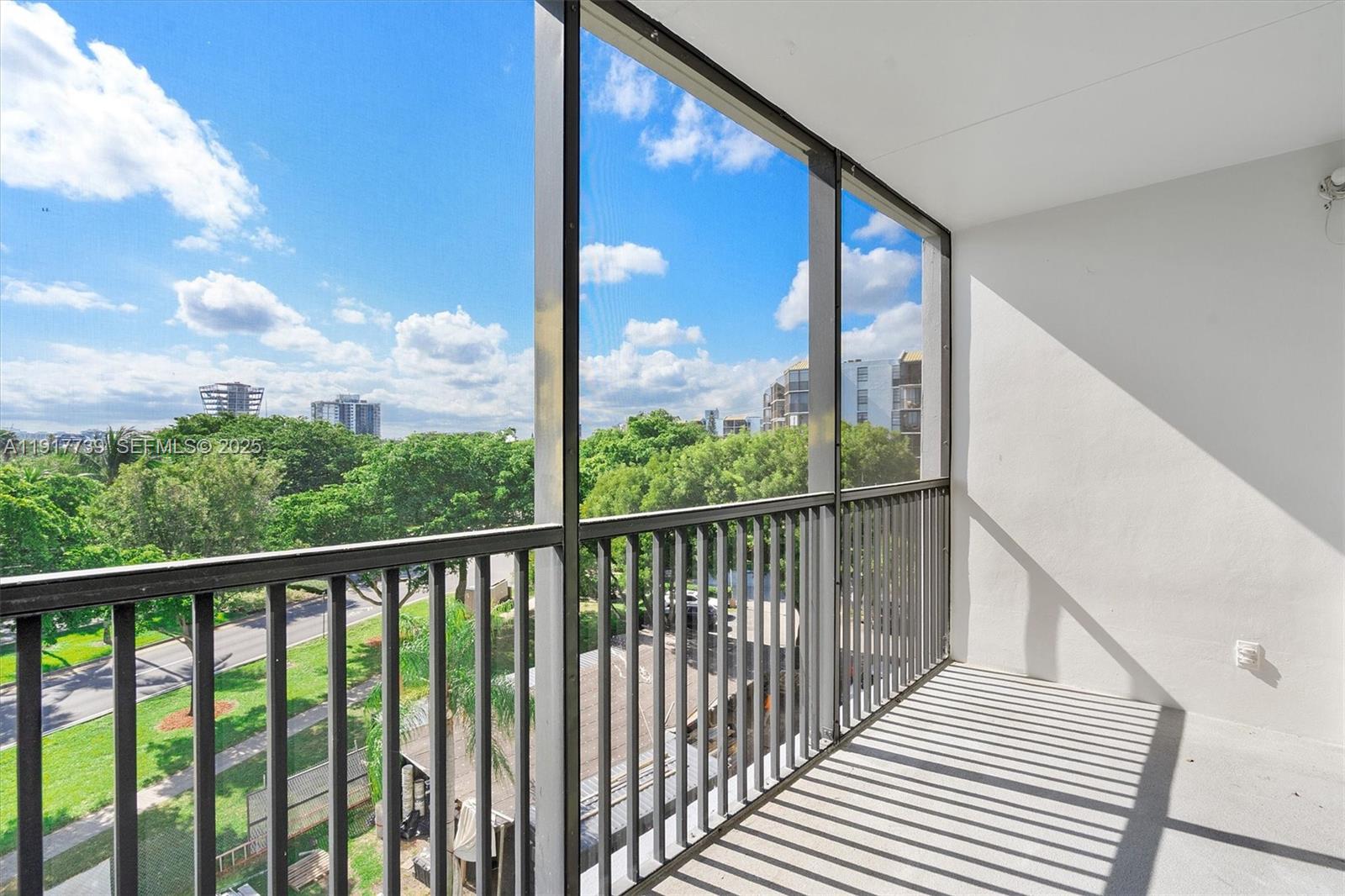 BRAVURA II CONDO - Residential