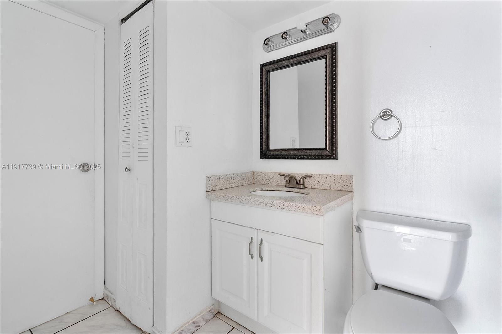 BRAVURA II CONDO - Residential