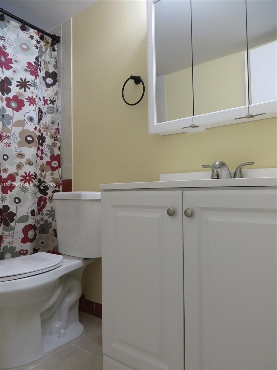 PARKSIDE TOWERS CONDO - Residential Lease