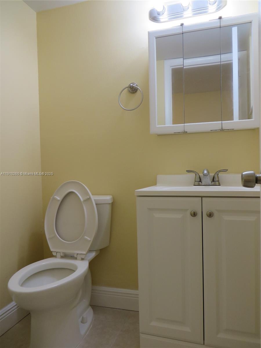 PARKSIDE TOWERS CONDO - Residential Lease