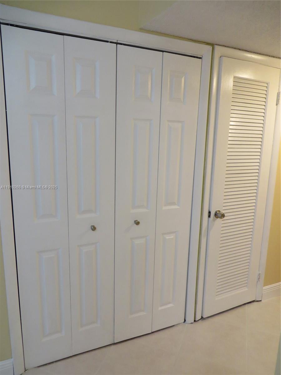 PARKSIDE TOWERS CONDO - Residential Lease