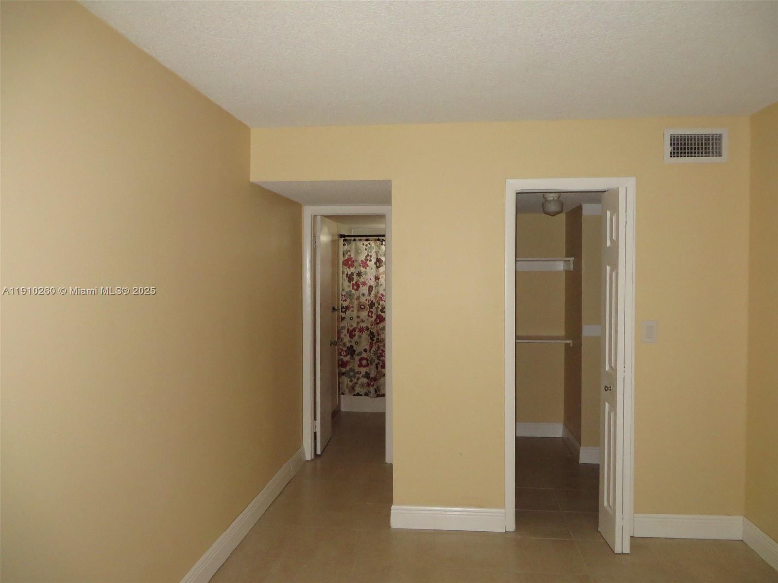 PARKSIDE TOWERS CONDO - Residential Lease