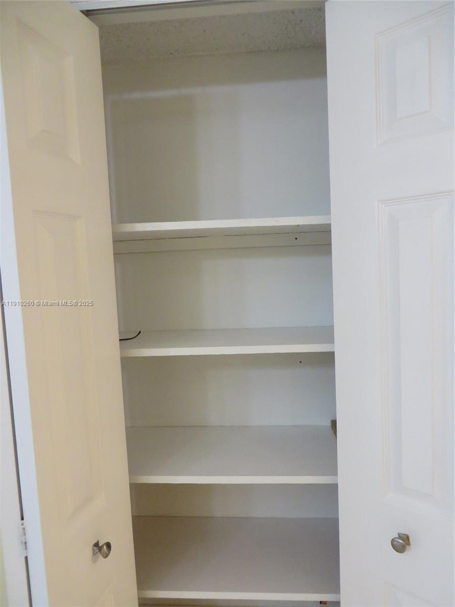 PARKSIDE TOWERS CONDO - Residential Lease