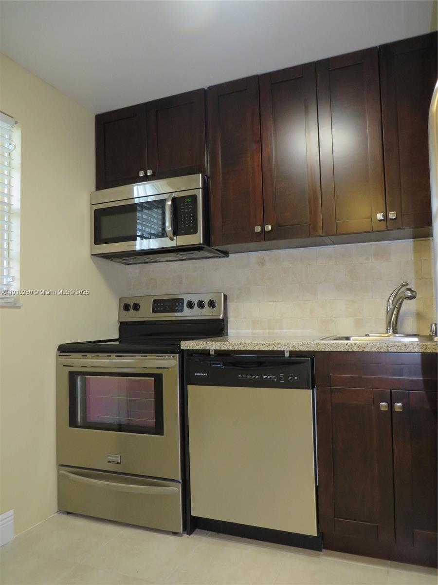 PARKSIDE TOWERS CONDO - Residential Lease