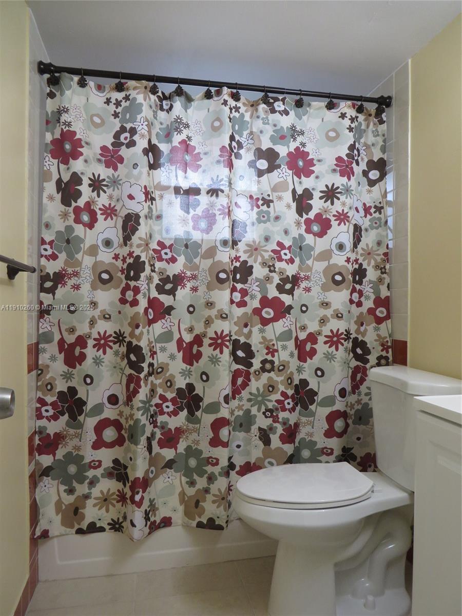 PARKSIDE TOWERS CONDO - Residential Lease