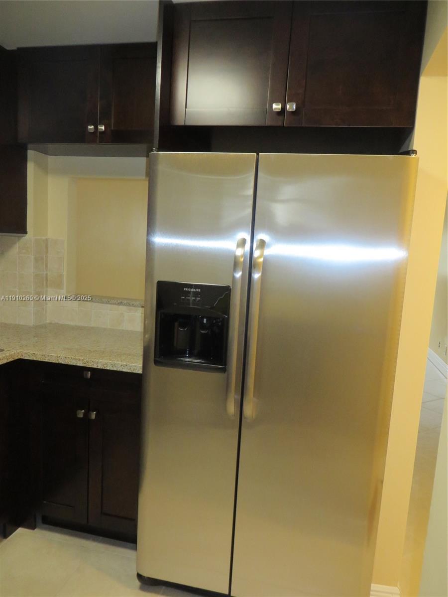 PARKSIDE TOWERS CONDO - Residential Lease