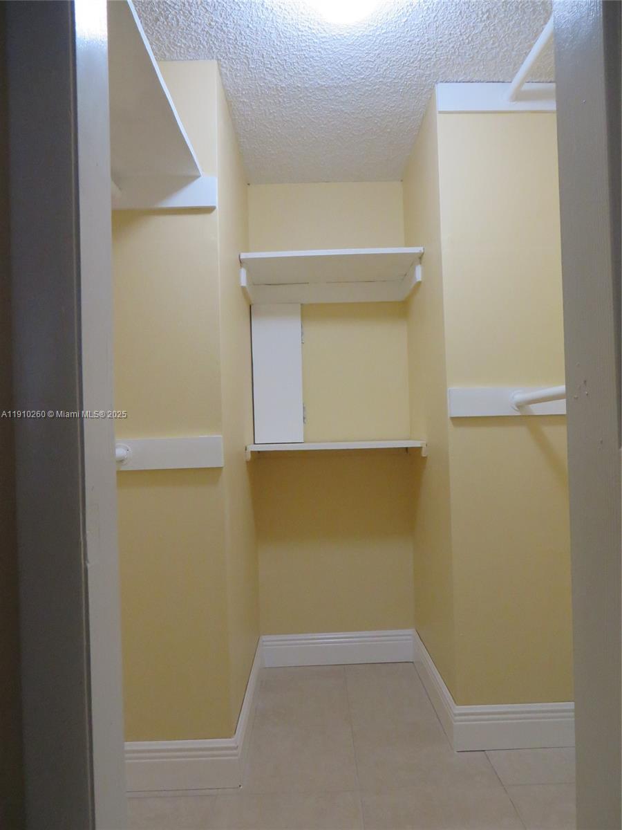 PARKSIDE TOWERS CONDO - Residential Lease