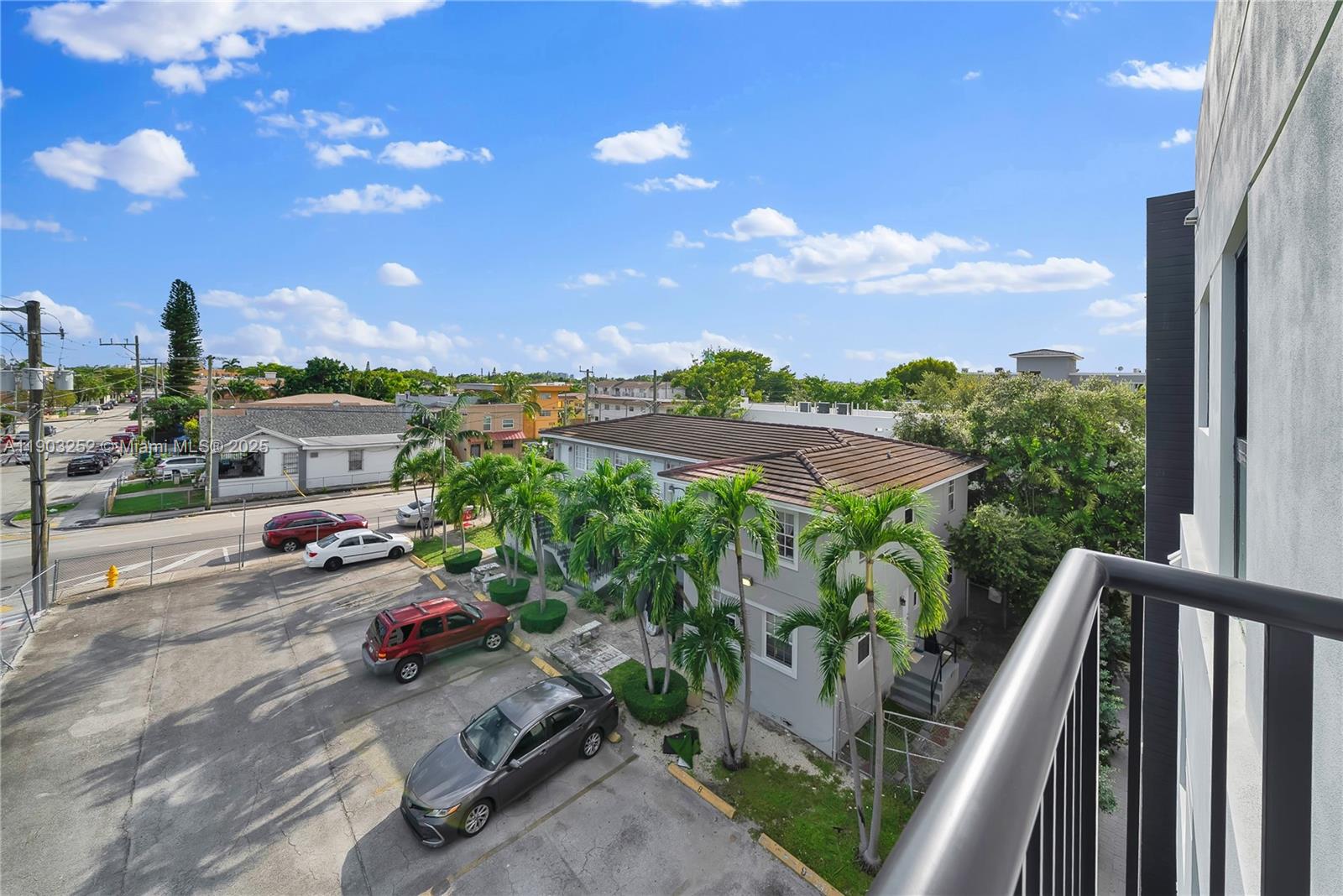 LAWRENCE ESTATE LAND CO - Residential Lease