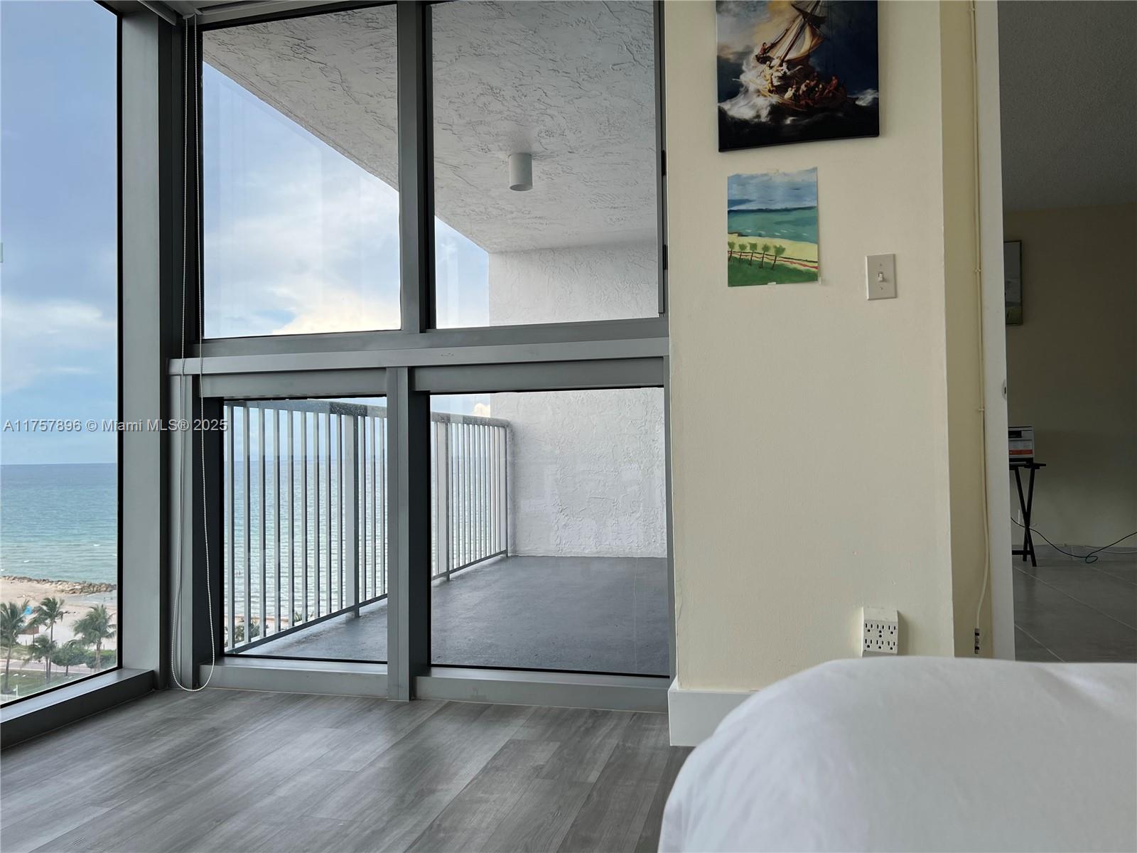 Rental Property at 2655 Collins Ave 1405, Miami Beach, Miami-Dade County, Florida - Bedrooms: 2 
Bathrooms: 2  - $3,800 MO.