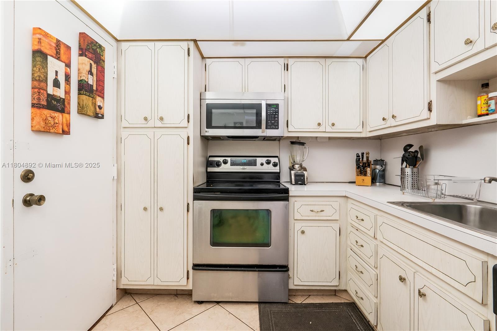 HEMISPHERES CONDO - Residential