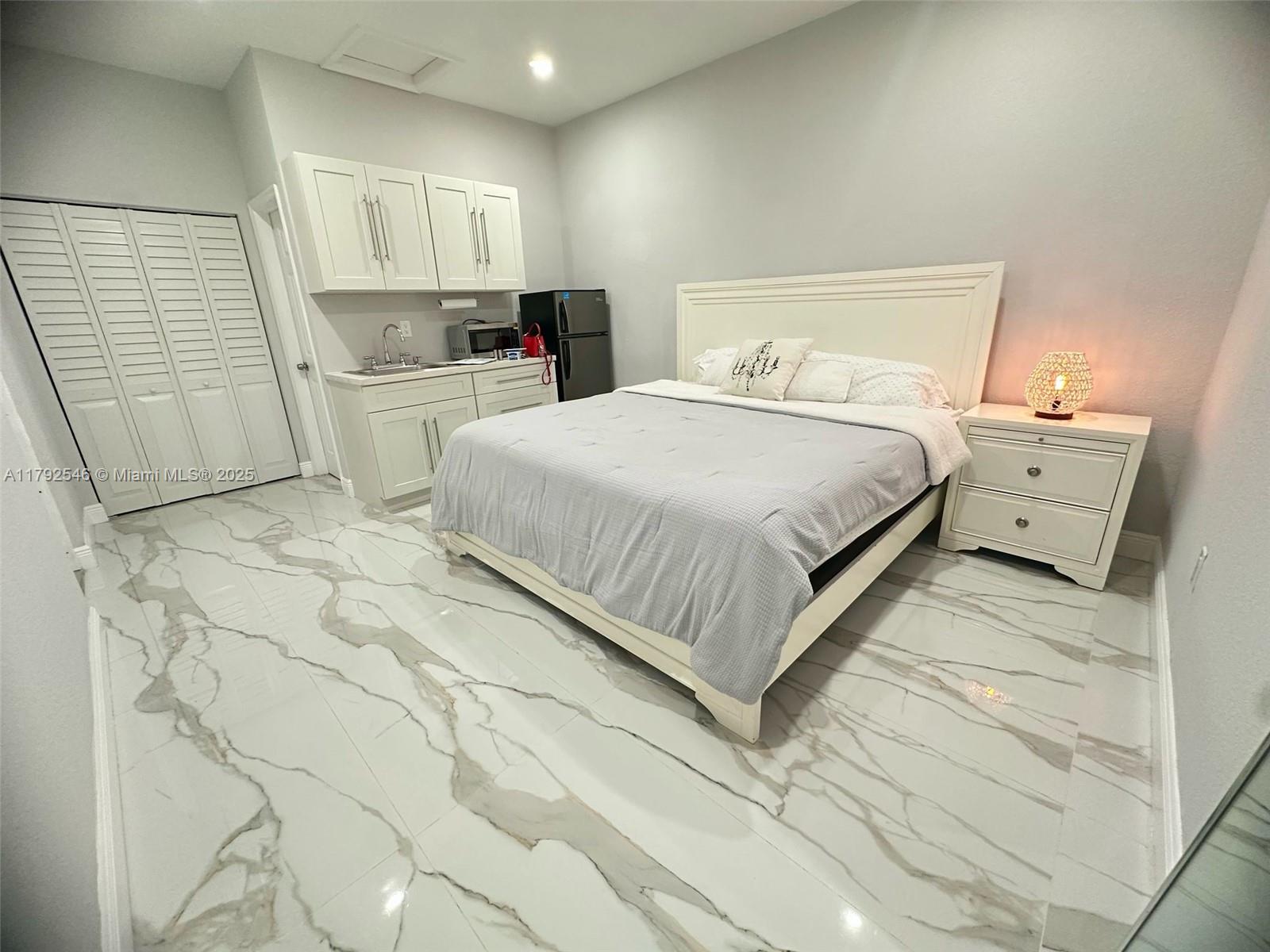 40 Sutton Rd 1, West Park, Broward County, Florida - 1 Bathrooms - 
