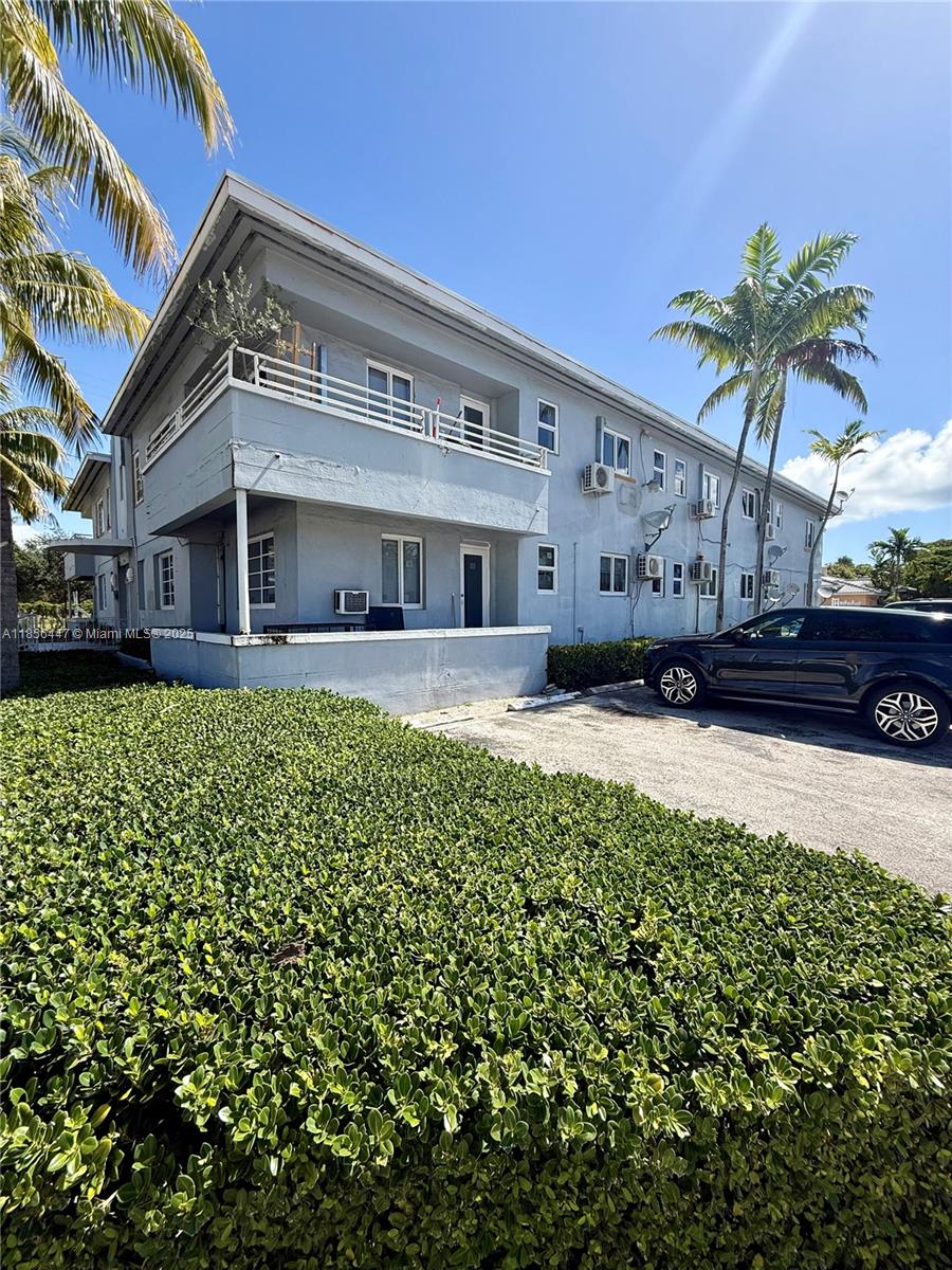 Don't wait – act now before this dazzling opportunity slips away! This recently renovated. 1-bedroom gem is nestled in the beating heart of Miami's thriving Morningside, providing swift access to the Design District, Wynwood, Downtown, and the Beach. Imagine the possibilities of this bright and airy unit with its versatile layout and private balcony. Safety is assured in this secure building with convenient community laundry. Plus, you'll enjoy your very own parking spot. Fast approval is the cherry on top, and yes, your furry friends are more than welcome! Get ready to embark on a thrilling Miami adventure – your dream home awaits.