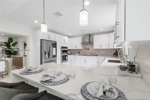 Tiny photo for 224 E Acre Dr, Plantation, FL 33317 (MLS # A11977189)