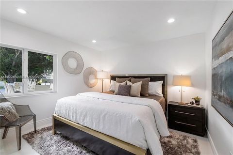 Tiny photo for 224 E Acre Dr, Plantation, FL 33317 (MLS # A11977189)