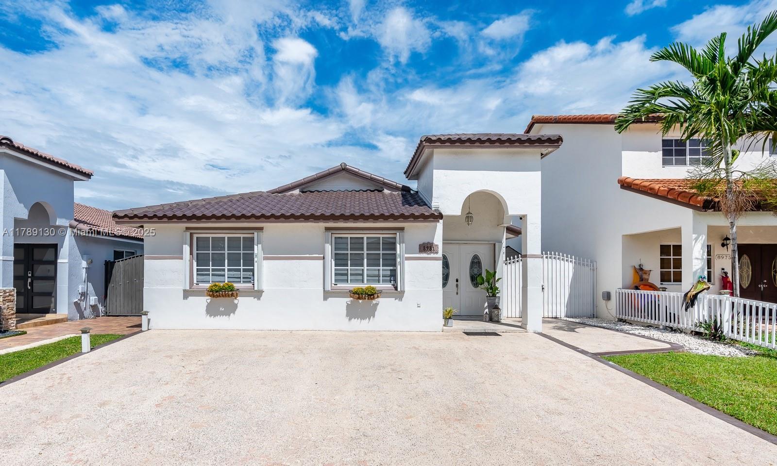 8981 Nw 112th St, Hialeah Gardens, Miami-Dade County, Florida - 4 Bedrooms  
3 Bathrooms - 
