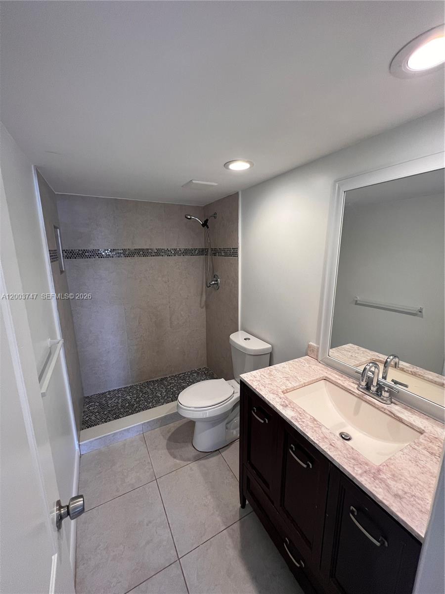 OLA CONDO - Residential Lease