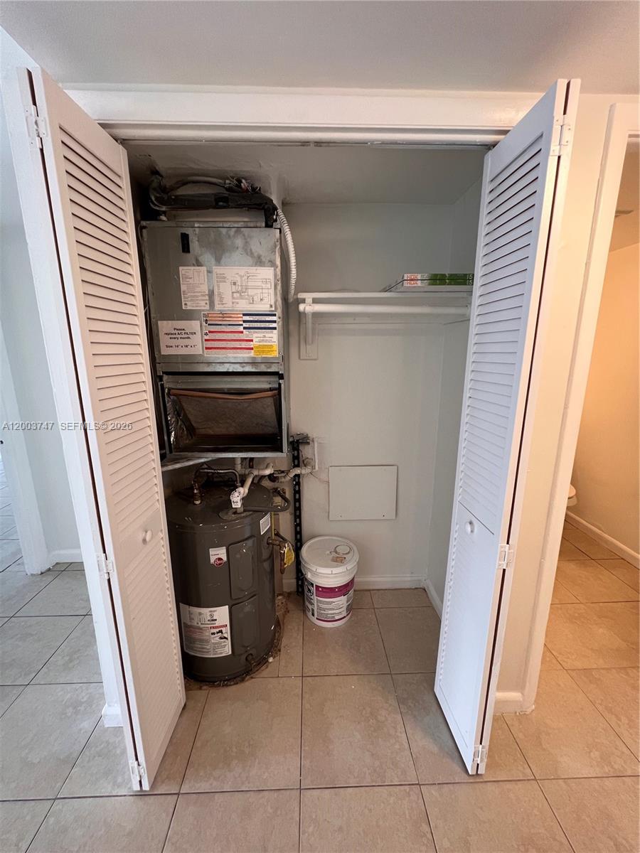 OLA CONDO - Residential Lease